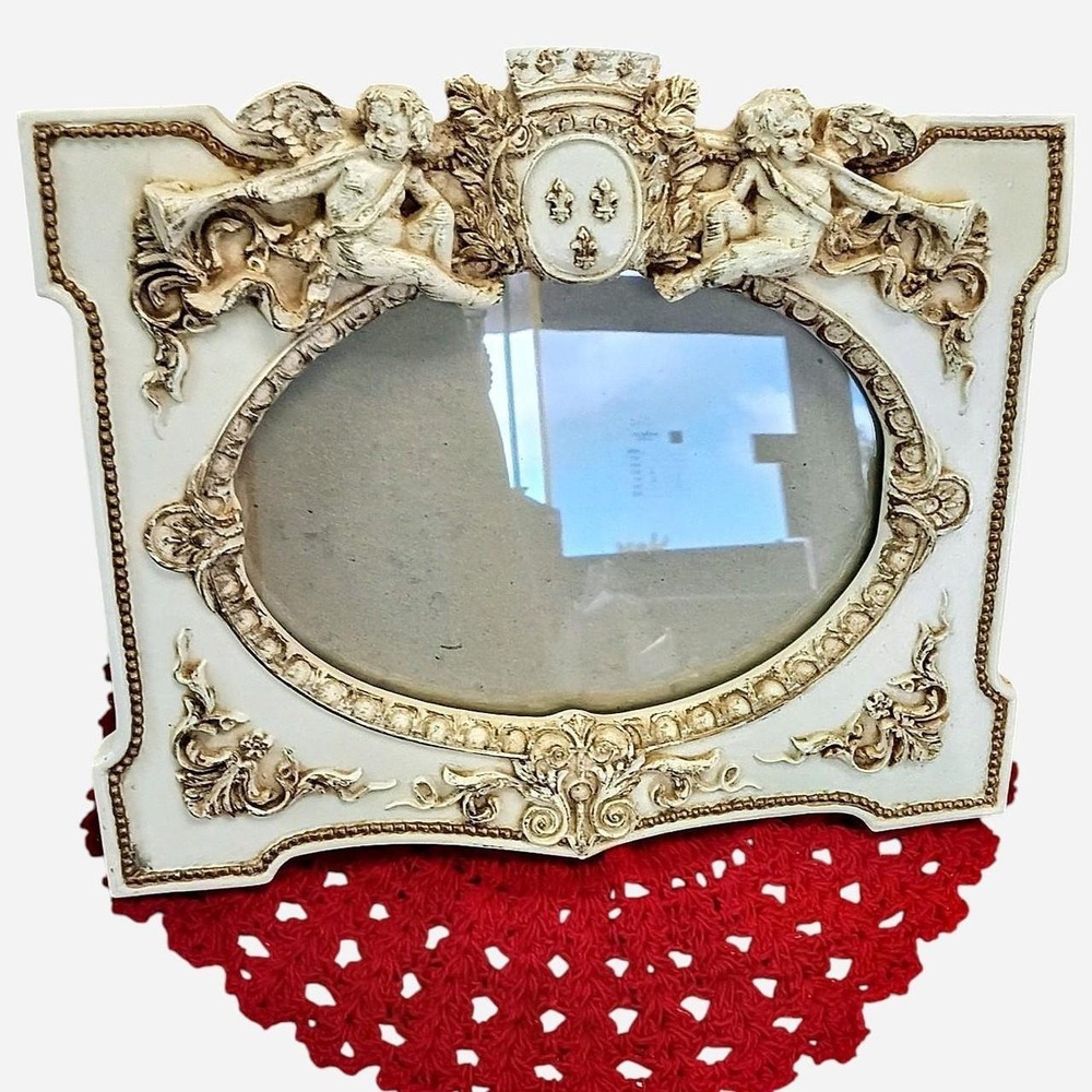 Beautiful vintage ornate cream picture frame with cherub details & gold accents